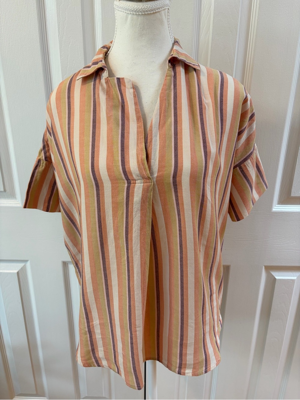Madewell Rainbow Stripe Courier Button Back Pull Over Shirt Size XS AL977